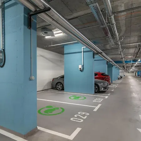 Deer - Center, Private Parking Space For Electric Vehicles