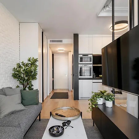 Deer - Center, Private Parking Space For Electric Vehicles Apartment *